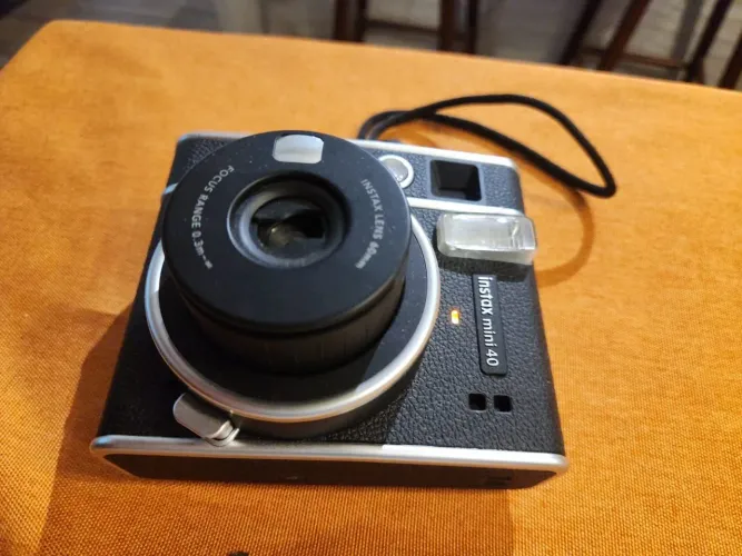 Câmera Instantânea Fujifilm Instax Mini 40