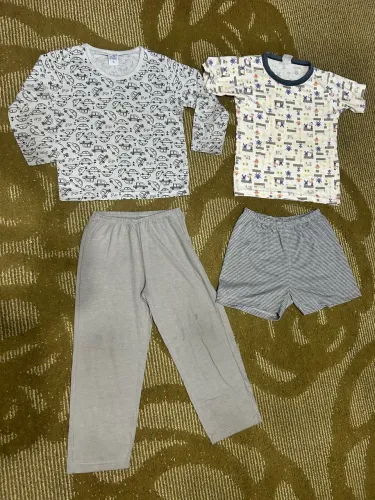 Kit com 2 pijamas infantis - tamanho 6 anos 