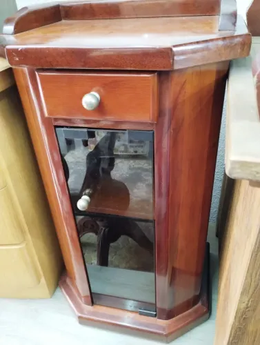 Mesa de telefone usada antiga 