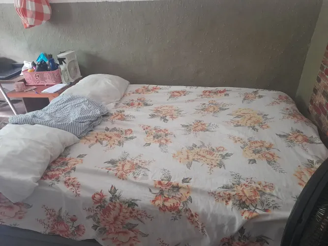 Cama molas ensacadas com base bau