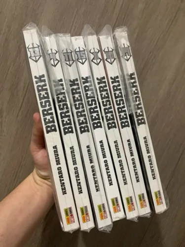 Lote Berserk números avulsos