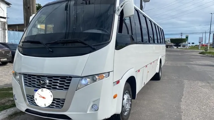 Van, micro e ônibus para bate e volta e viagens