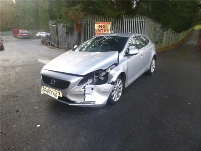 sucata volvo v40 2013 t4 para peças 