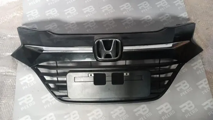 Grade preta e cromada Honda Hrv 16