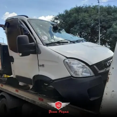 Iveco, sucata para retirada de peças