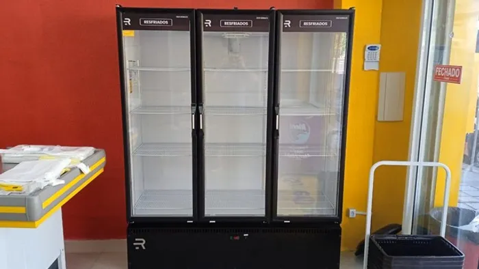 Expositor Auto Serviço 3 Portas Visa Cooler Refrimate 