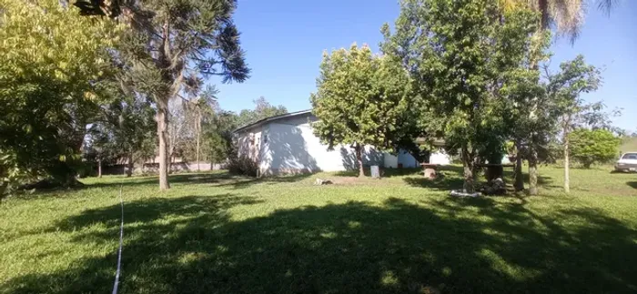 Chácara com casa e galpão,frutíferas