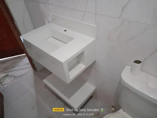 Pia de banheiro em porcelanato