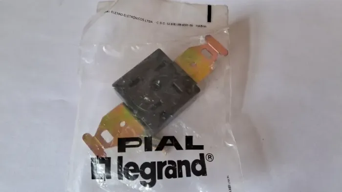 Tomada para Telefone 4P -Linha Silentoque da Pial (antiga)