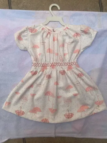 Vestido infantil TAM 3, tirei a etiqueta mas nem usei e ficou pequeno.