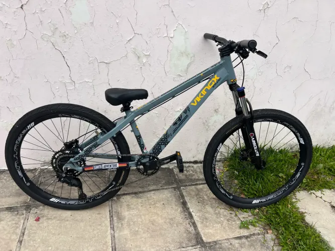 Bike de grau Vikingx tuff 30 MB - freio hidráulico 