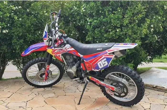 HONDA CRF 230 CONSERVADÍSSIMA