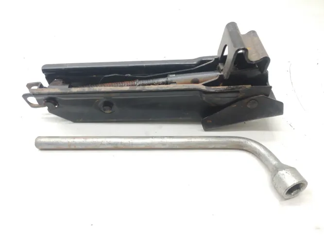 Macaco Troca Roda C/ Chave Vw Polo GTS 1.4 2020 / 2021