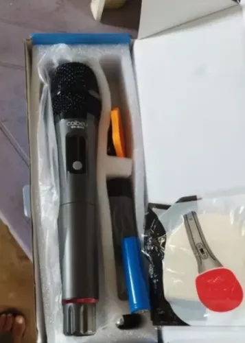 Microfone sem fio recarregável 