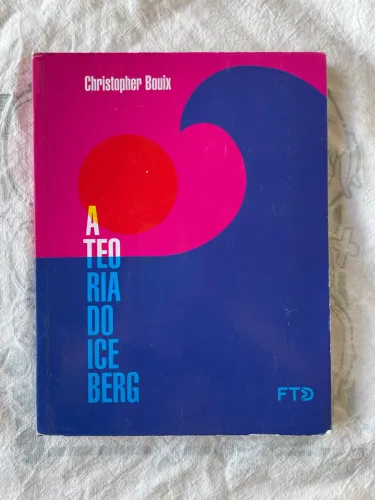 Vendo livro A teoria do iceberg (leia a descrição)