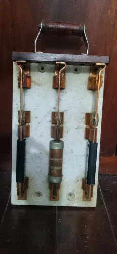 Dijuntor faca