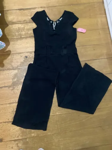 Macacão Preto Elegante com Detalhes - 40/42