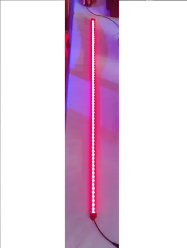Luminária LED vermelho 90cm
