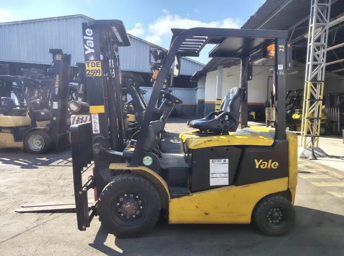 Empilhadeira Elétrica Yale  FB25RZ ano 2019 para 2.500 Kg, em MG
