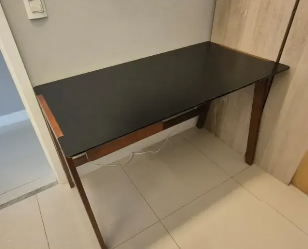 Mesa Estudo/Escritório e Cadeira