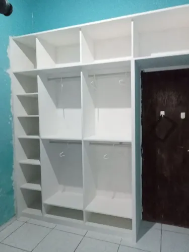 SÓ GUARDA ROUPA e CLOSET GESSO.