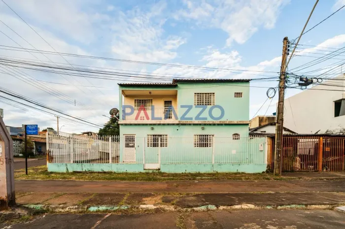 Excelente oportunidade para geração de renda ou moradia - Casa com 2 pavimentos a venda.