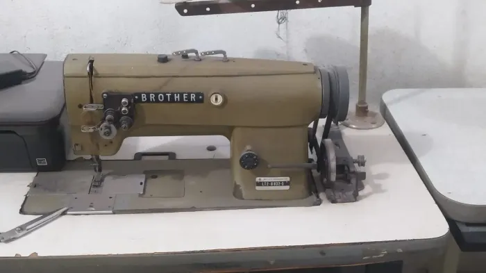 Máquina de costura Brother industrial ponto fixo
