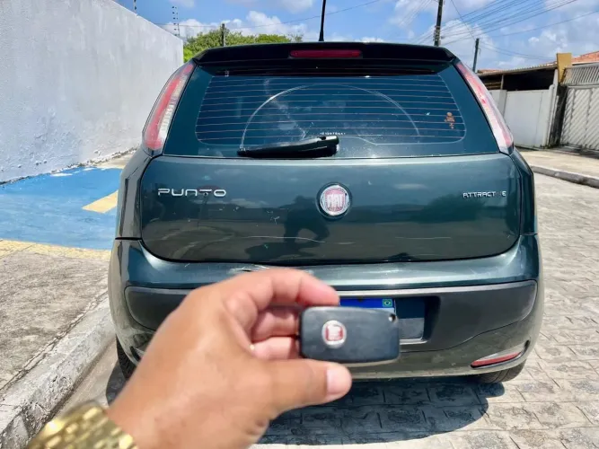 Fiat Punto Attractive 1.4 Fire Flex 8V 5P 2014