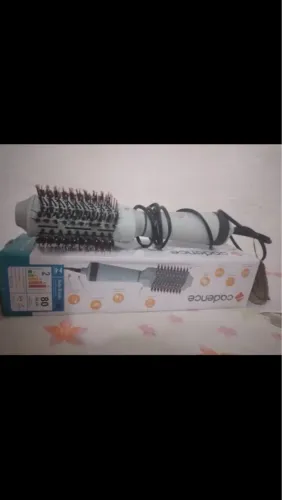 Escova Secadora Cadence, com defeito
