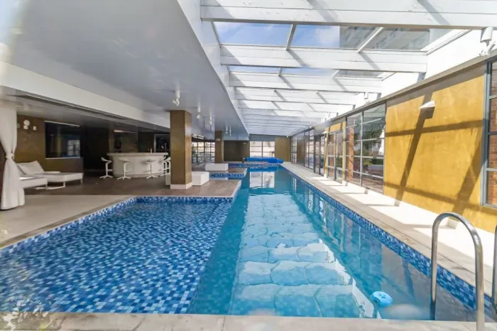 Cobertura duplex com 2 dormitórios e 3 vagas à venda, no Água Verde - Curitiba/PR