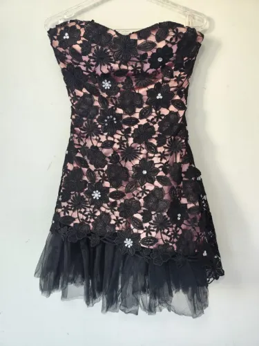 Vestido de festa de renda