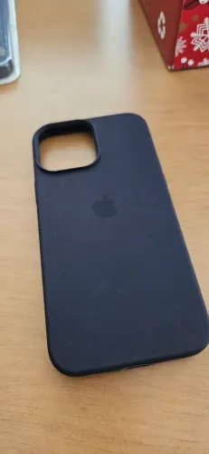 Capa silicone roxa iPhone 15