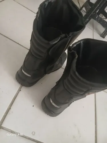 Bota motociclista couro 