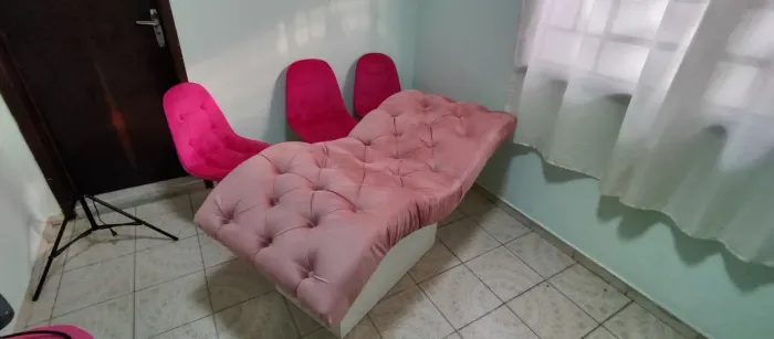 Maca cílios e sobrancelha Rosa com Design Moderno e Elegante