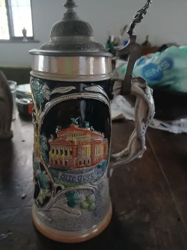 Caneca Antiga de Cerâmica Decorativa