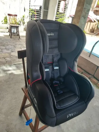  Cadeirinha para carro.