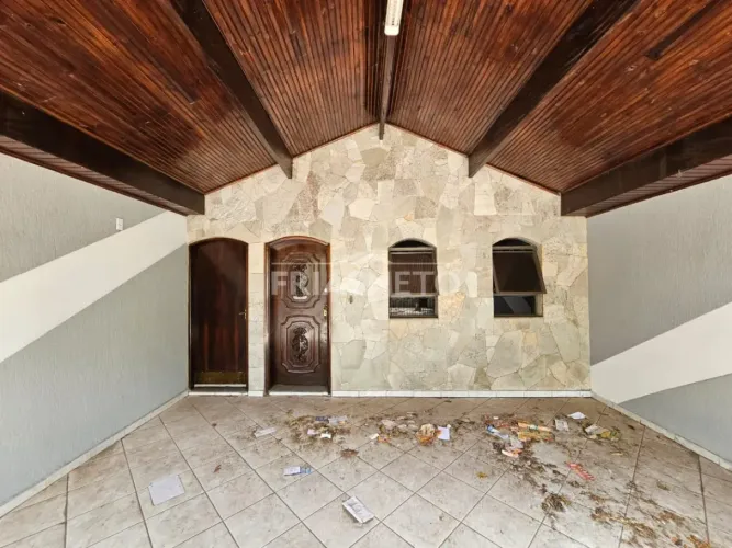 Casa à venda no bairro Santa Terezinha