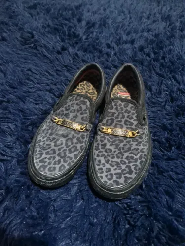 Tenis feminino modelo Vans