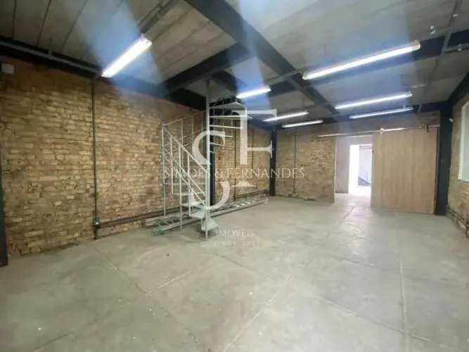 Grajaú - Rua Gurupi - Casa Comercial, sala ampla, 3 escritórios, 2 lavabos, copa, quintal,