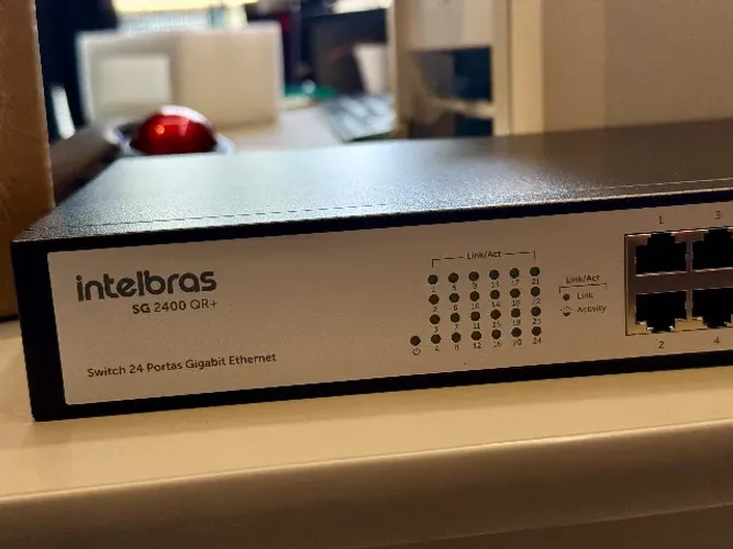 Switch Intelbras SG 2400 QR+ - 24 Portas Gigabit | Desempenho e Estabilidade para sua Rede