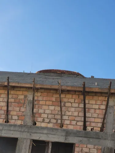Faço trabalho de pedreiro em geral 