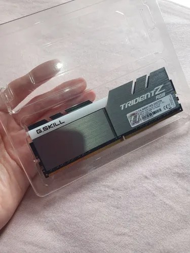 Memória ram 8gb 3000mhz TridentZ RGB