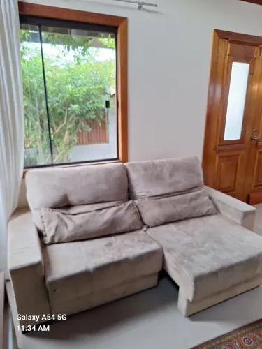 Sofá de canto confortável e espaçoso