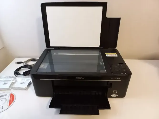 Impressora multifuncional Epson Epson Stylus TX 125 com 2 cartuchos pretos novos