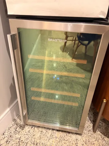 Adega Brastemp duas zonas 33 garrafas