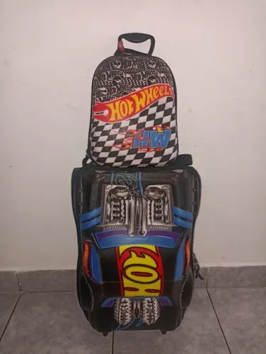 Kit hot Wheels Mochila + lancheira 3D 