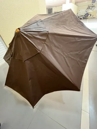 Guarda sol de madeira 