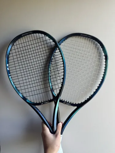 Par de Raquetes Yonex Ezone 98 Tour L3