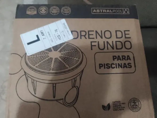 Dreno de fundo para piscina