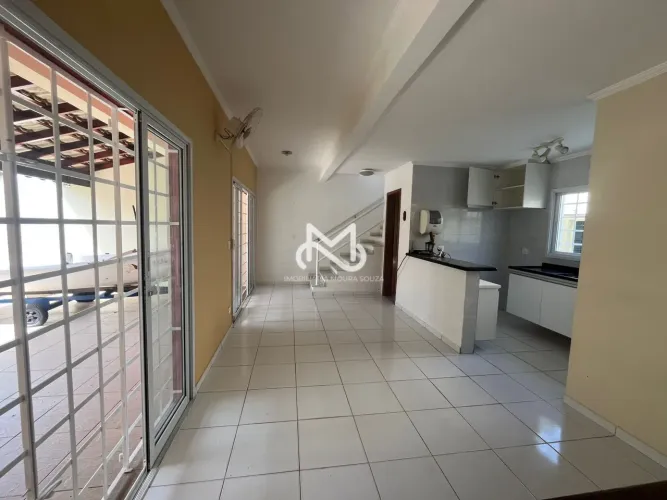 Casa a 200m da praia para locação no Jardim Indaiá em Bertioga/SP